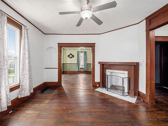 4th image of 118 E Burgess St