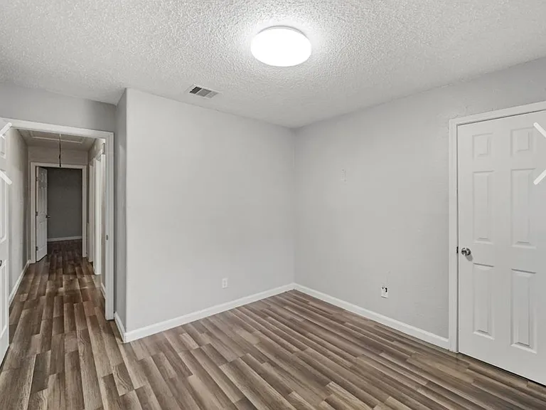 5923 Bent Bough Ln — Photo 10
