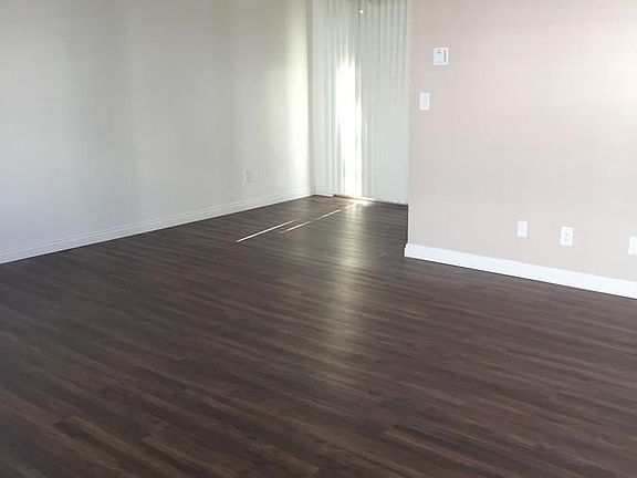3rd image of 13634 S Doty Ave #11