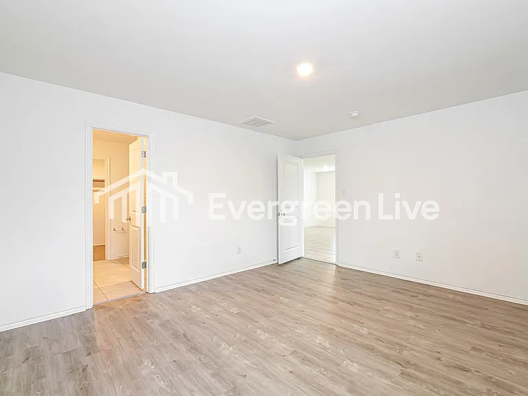 10905 SW 22nd St — Photo 8