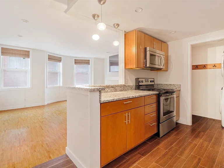 47 Harvard St #B205 — Photo 3