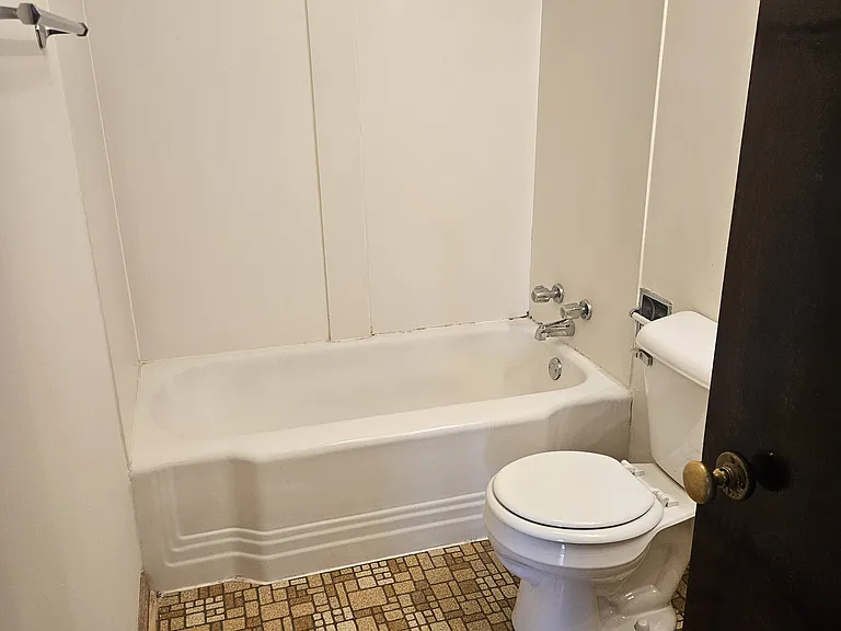 324 Spruce St — Photo 7