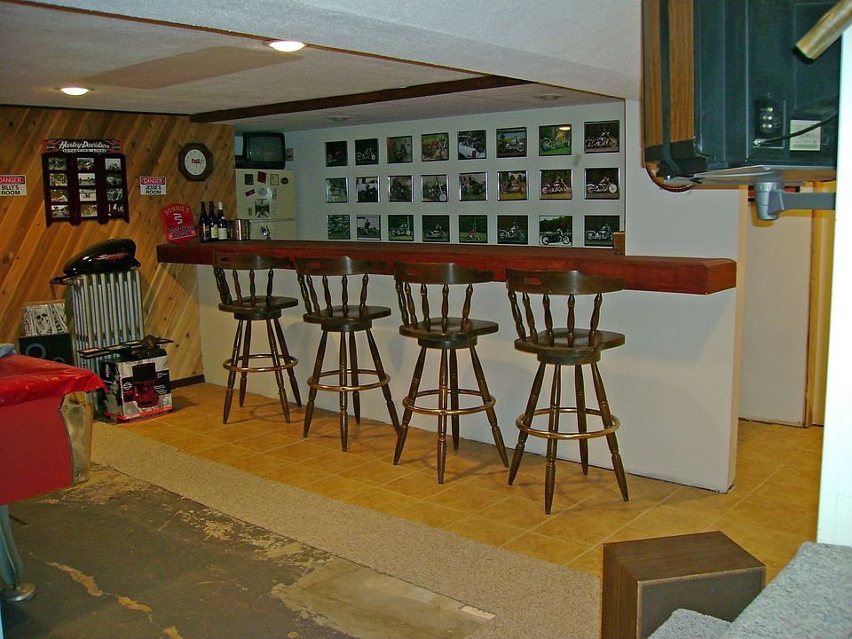 2nd image of 3245 Bingen Rd