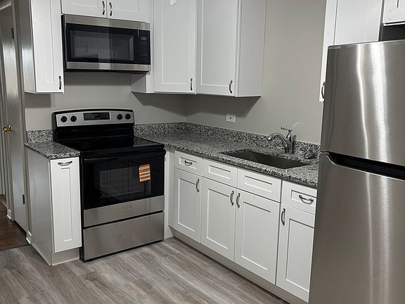 4th image of 3049 N Harlem Ave APT 2E