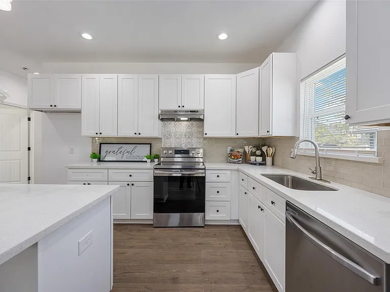 7950 Miley St — Photo 17