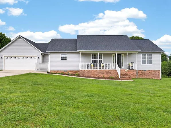 2977 W Haven Dr, Cookeville, TN 38501