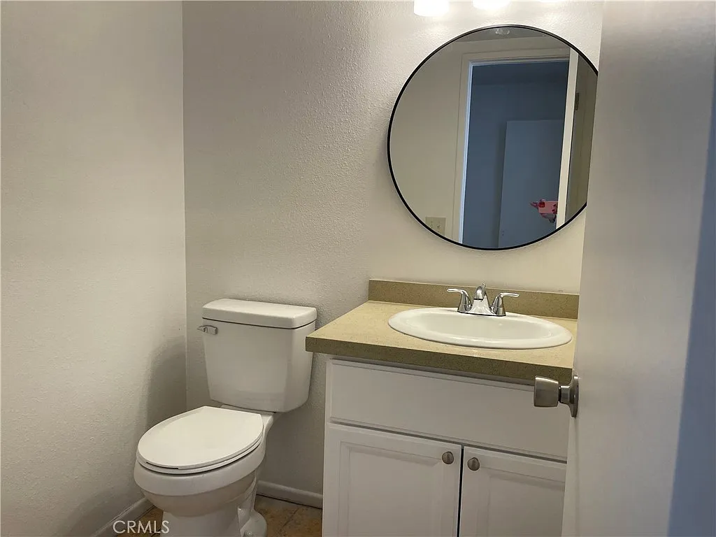 3 bed, 1180 sqft, $2,400 — Photo 3