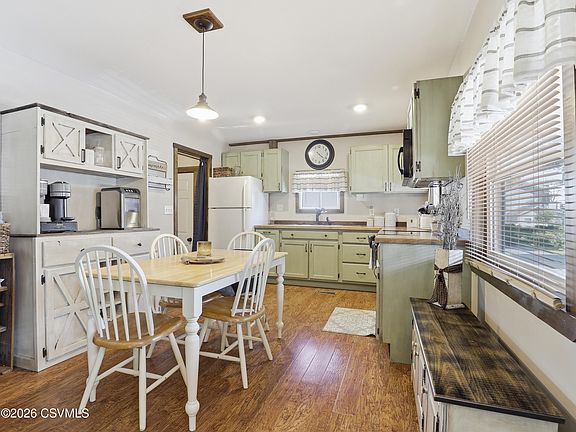 4th image of 5 N Willow St