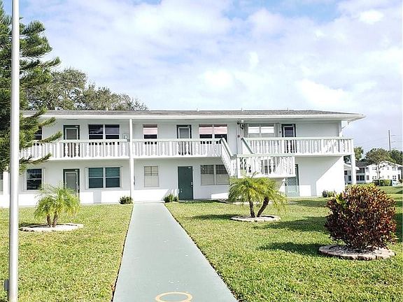 2nd image of 297 Oakridge Q #297