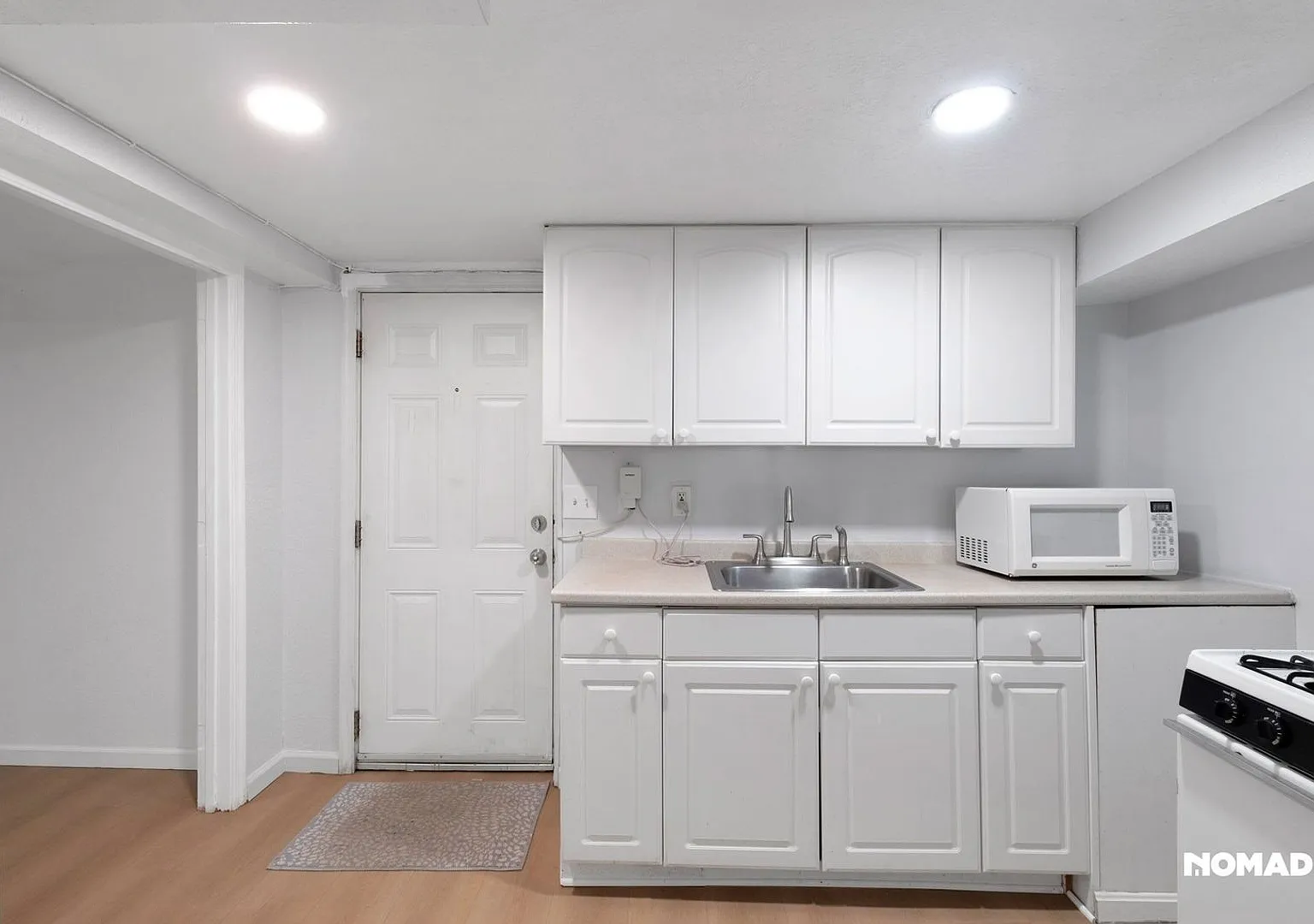 Updated Basement Apartment in College Park — Photo 4