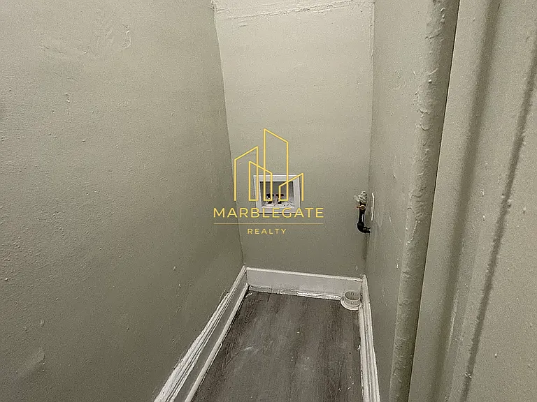 35-37 Hanford St #11R — Photo 5