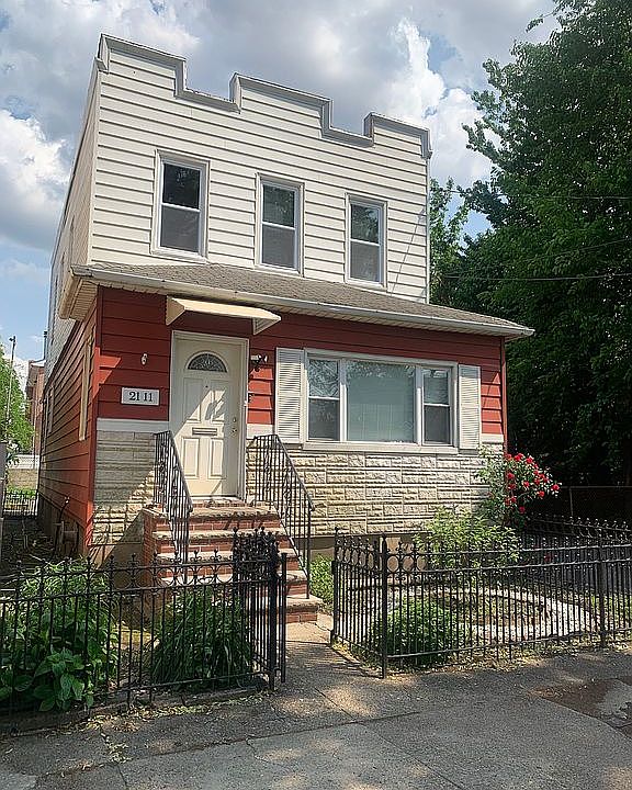 1st image of 2111 48th St