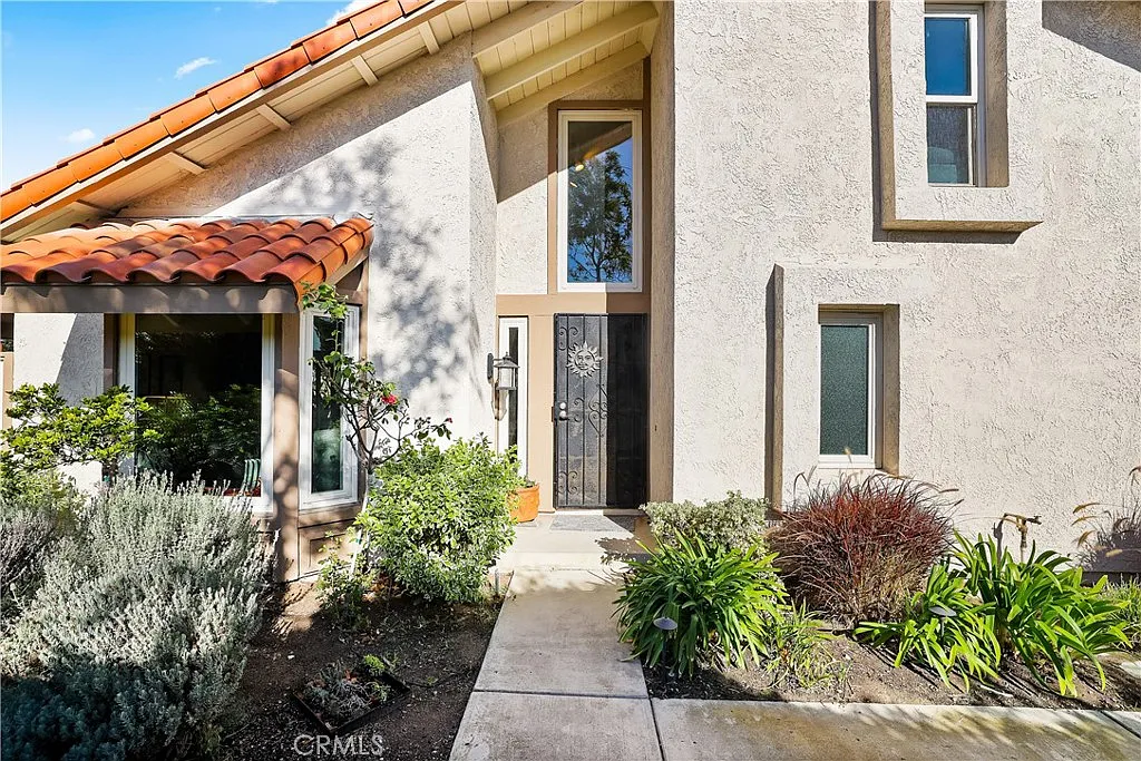 3 bed, 1230 sqft, $6,500 — Photo 4