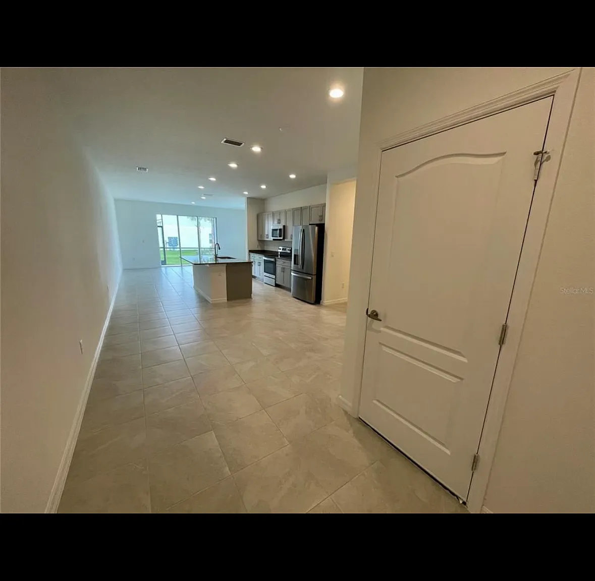 3 bed, 1822 sqft, $2,375 — Photo 3