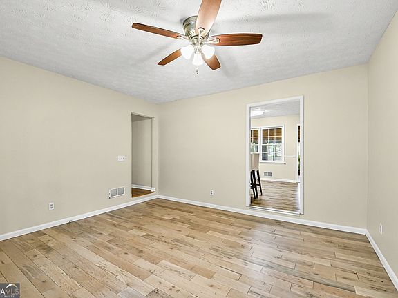 5th image of 2456 Verner Rd