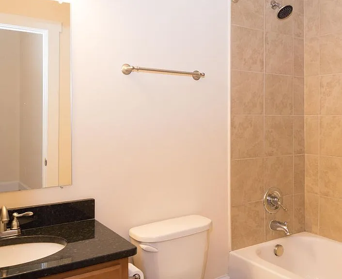 323 W Broad St #7 — Photo 11