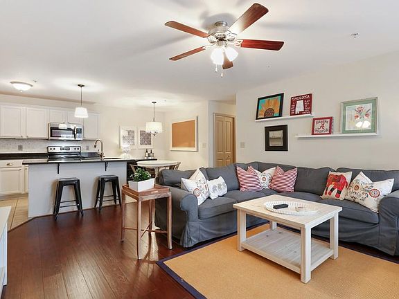 2nd image of 1002 Madison Ln SE #1002