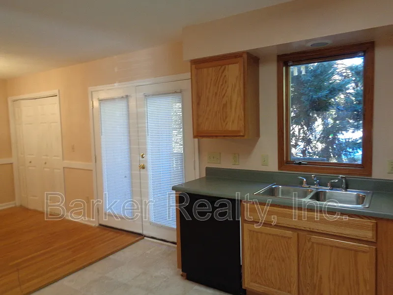 4 bed, 2.5 bath, 1788 sqft, $1,750 — Photo 3