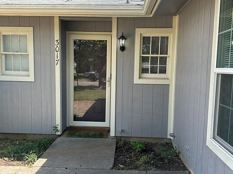 3017 Bennett Dr — Photo 5