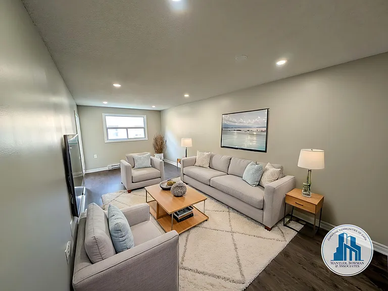 55 Wellington St W — Photo 11