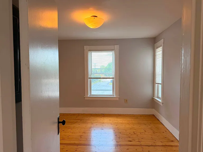 575 Summer St — Photo 3