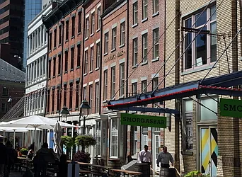 Sold by The Marketing Directors (Arias)