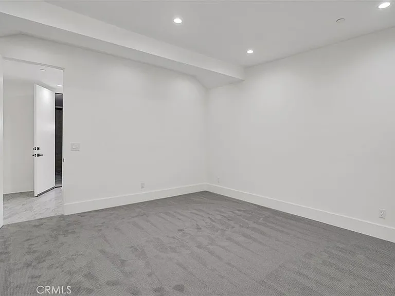 5520 Woodlake Ave — Photo 30