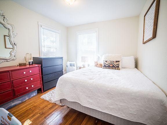 4th image of 4202 Locust St #1S