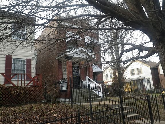 3rd image of 4474 Lexington Ave