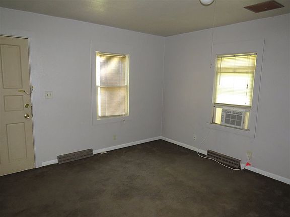 4th image of 1116 Sanders Ave