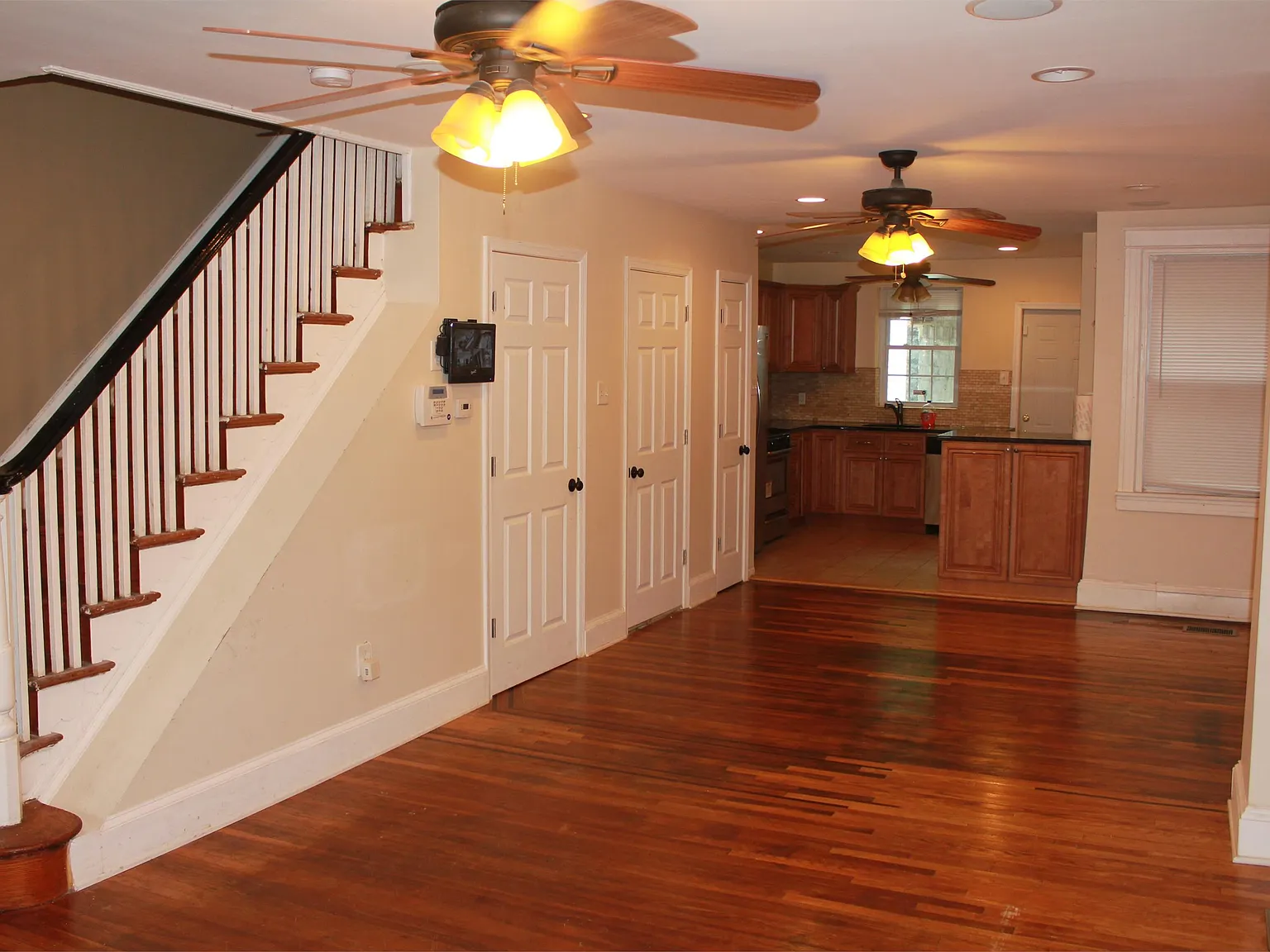 5857 Woodcrest Ave - 1 — Photo 2