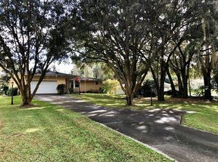 10930 Highview Dr, Dade City, FL 33525