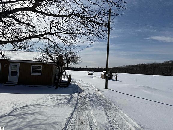 4th image of 20347 Faylor Rd