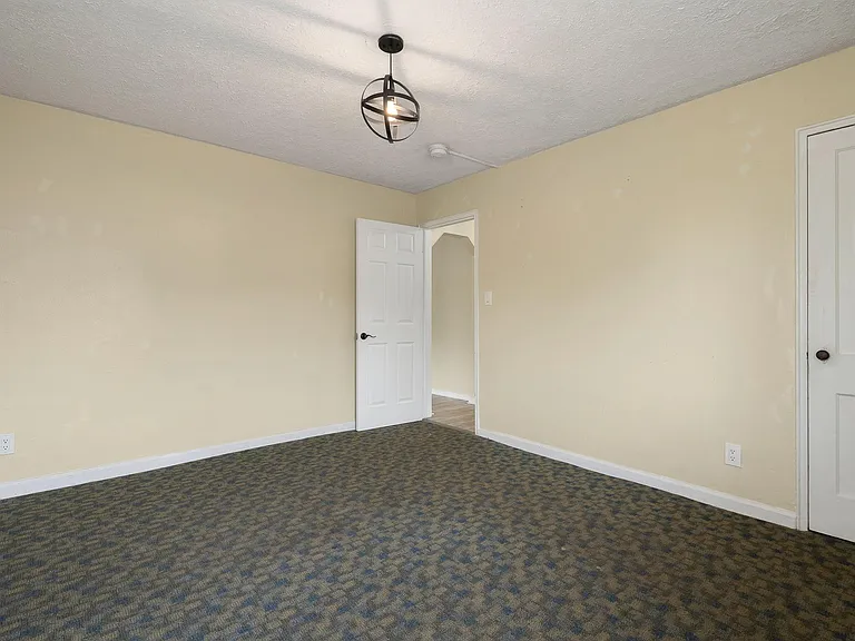117 Elizabeth St #3 — Photo 6