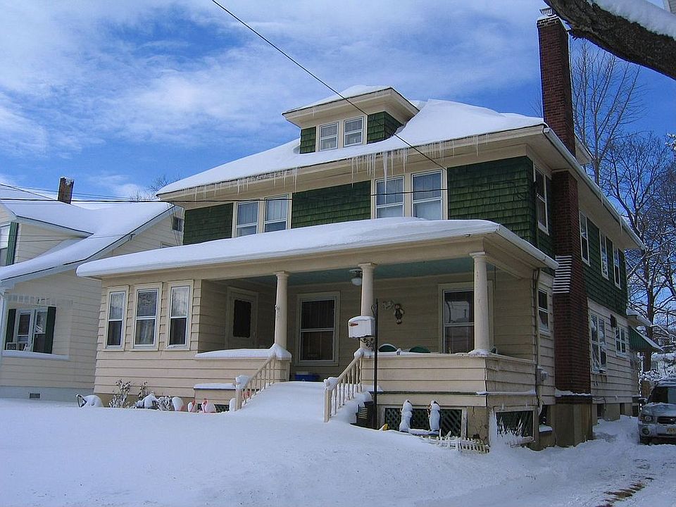 2nd image of 158 Broad St
