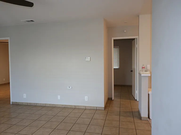 16458 Spruce St — Photo 7