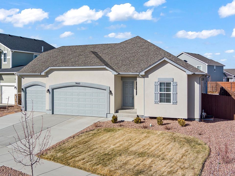 1st image of 9663 Fairway Glen Dr