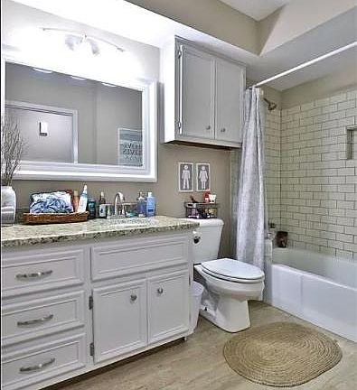 3rd image of 4810 Stonecrest Ct