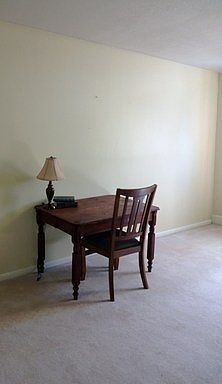 3rd image of 506 1/2 Delaware St