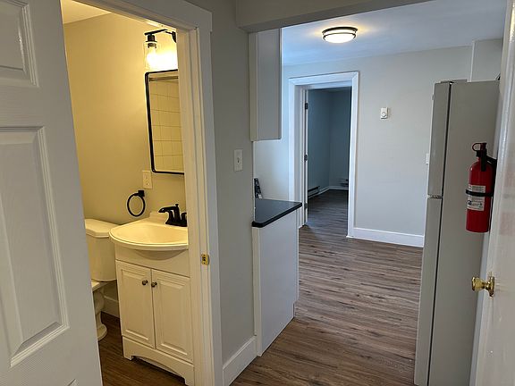 4th image of 121 E 22nd St Floor 2
