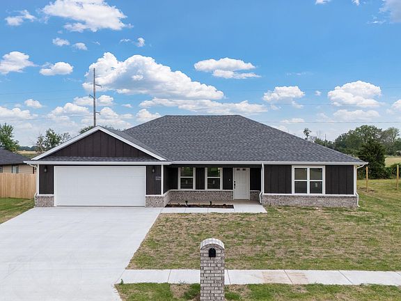 3rd image of 1127 Center Court Cir