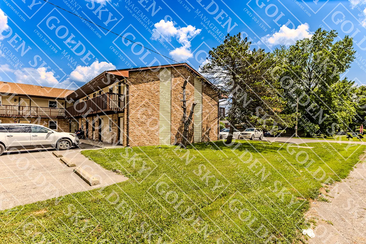 Building Photo - 915 N Muessing Apts