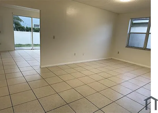 16295 NW 17th Ct — Photo 5