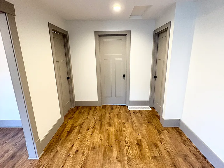 1227 Albany St — Photo 3