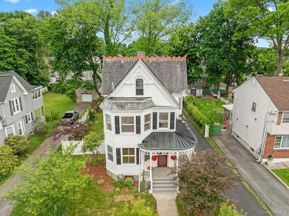 7 Clinton Place, Suffern, NY 10901