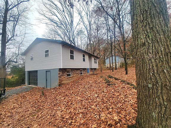 2nd image of 3997 Lynncrest Dr NE