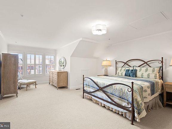 3rd image of 4132 Timber Log Way