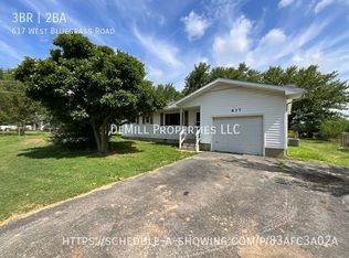 617 W Bluegrass Rd, Strafford, MO 65757