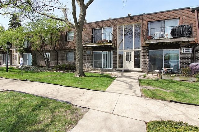 1st image of 815 Grove Dr APT 212