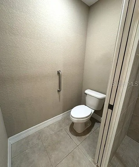 1425 Emerald Dunes Dr #17 — Photo 43